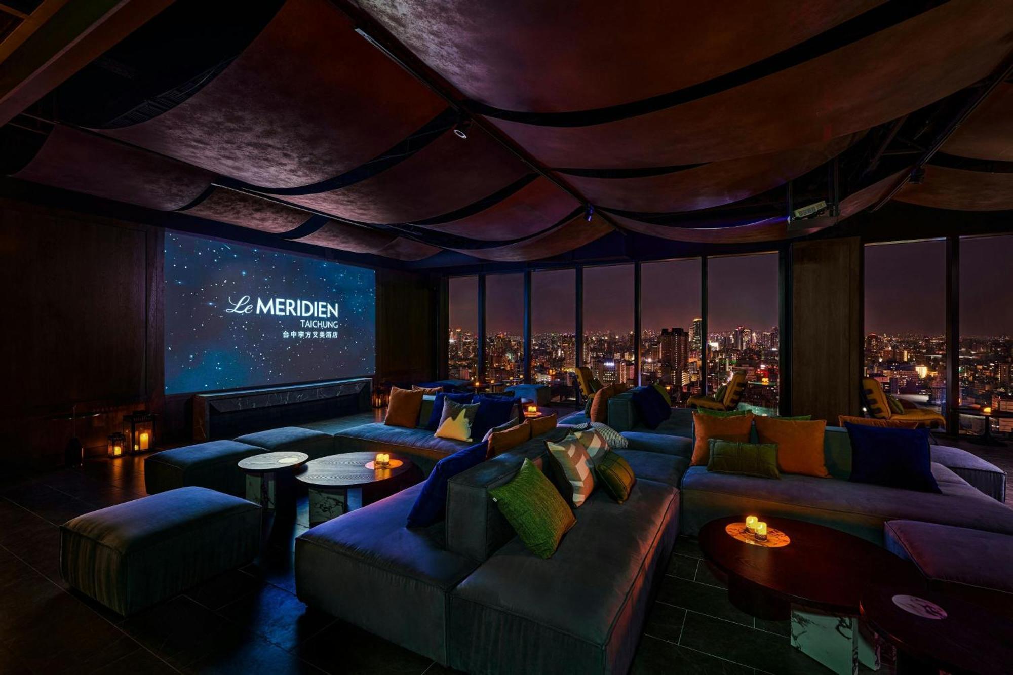 Le Meridien Taichung Eksteriør billede The 63rd floor lounge